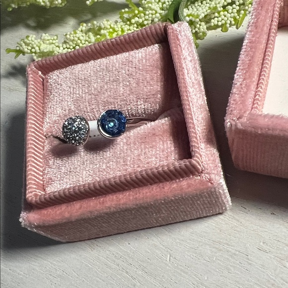 Bomb party “born beautiful” size 8 - Picture 4 of 6